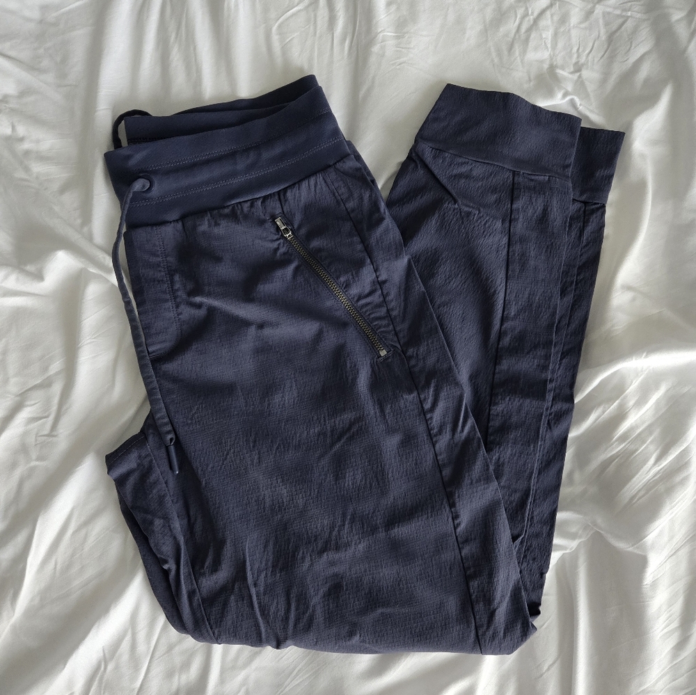 athleta trekkie north jogger, purple indigo, size 4, never worn
